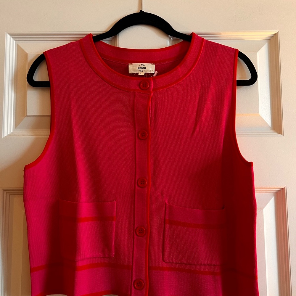 Entro Vibrant Hot Pink with red trim Top NWT